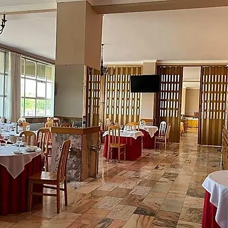 多姆迪尼斯大酒店 酒店