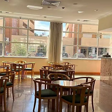 酒店 多姆迪尼斯大酒店