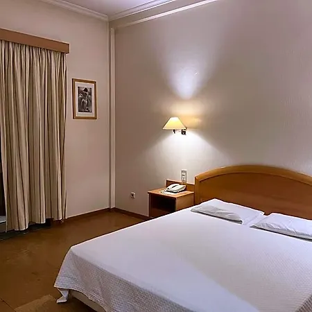 多姆迪尼斯大酒店 3* 米兰德拉