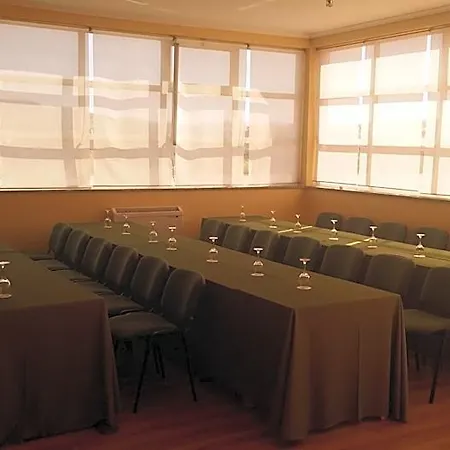 多姆迪尼斯大酒店 酒店 米兰德拉