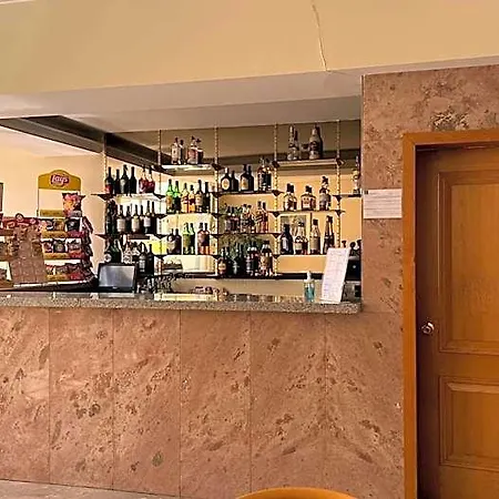 多姆迪尼斯大酒店 3* 米兰德拉